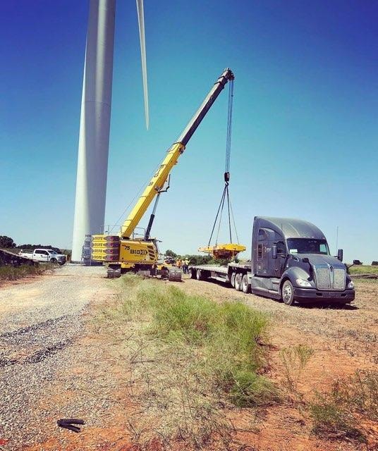 Wind Turbine Service — Crane & Kenworth on Site